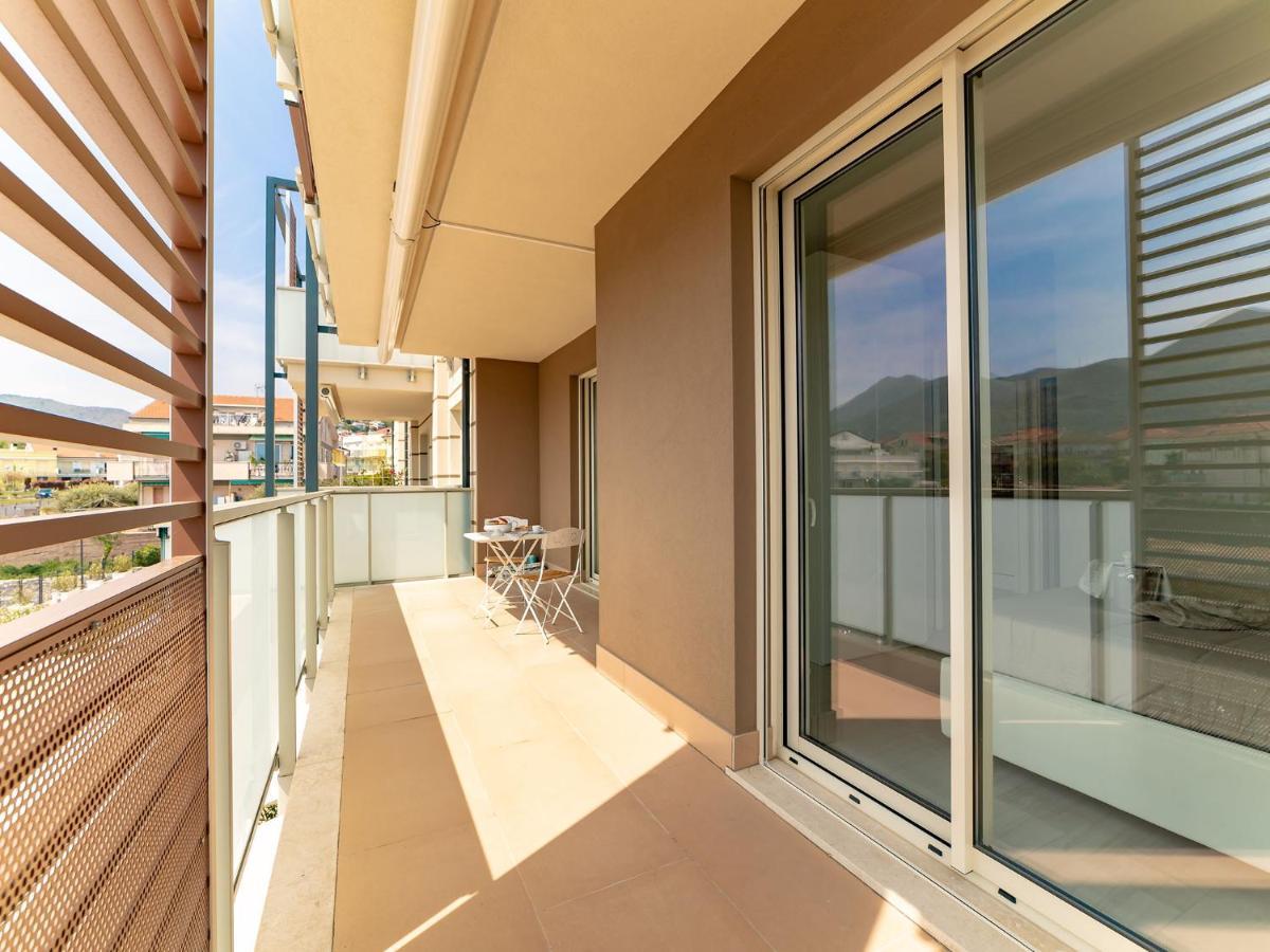 Apartamento Michelangelo With Swimming Pool And Terrace Borghetto Santo Spirito Exterior foto